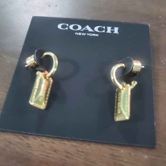 COACH Womens Gold-Tone Signature Stitched Hangtag Charm Huggies. NWT - Picture 5 of 7